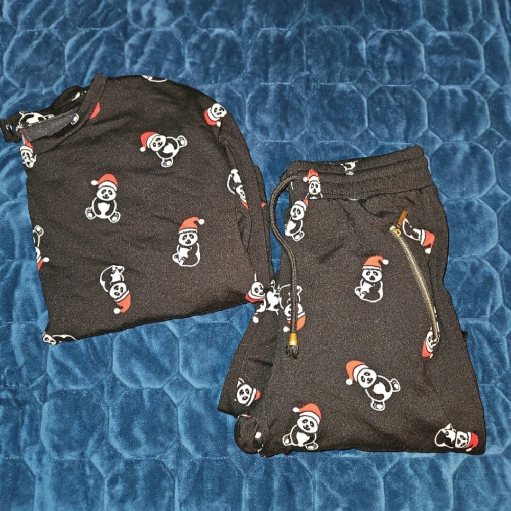 Womens Panda Holiday Pajamas Size S/M
